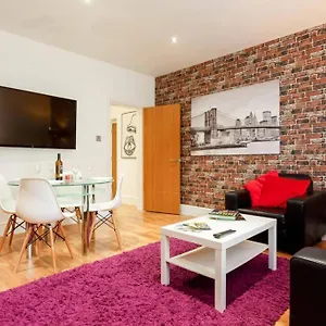 stylish-2-bed-2-bath-close-to-beach-and-centre-with-parking.bournemouth-hotels.org/