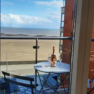 ocean-view-apartment-swansea-marina.cardiffhotelswales.com/